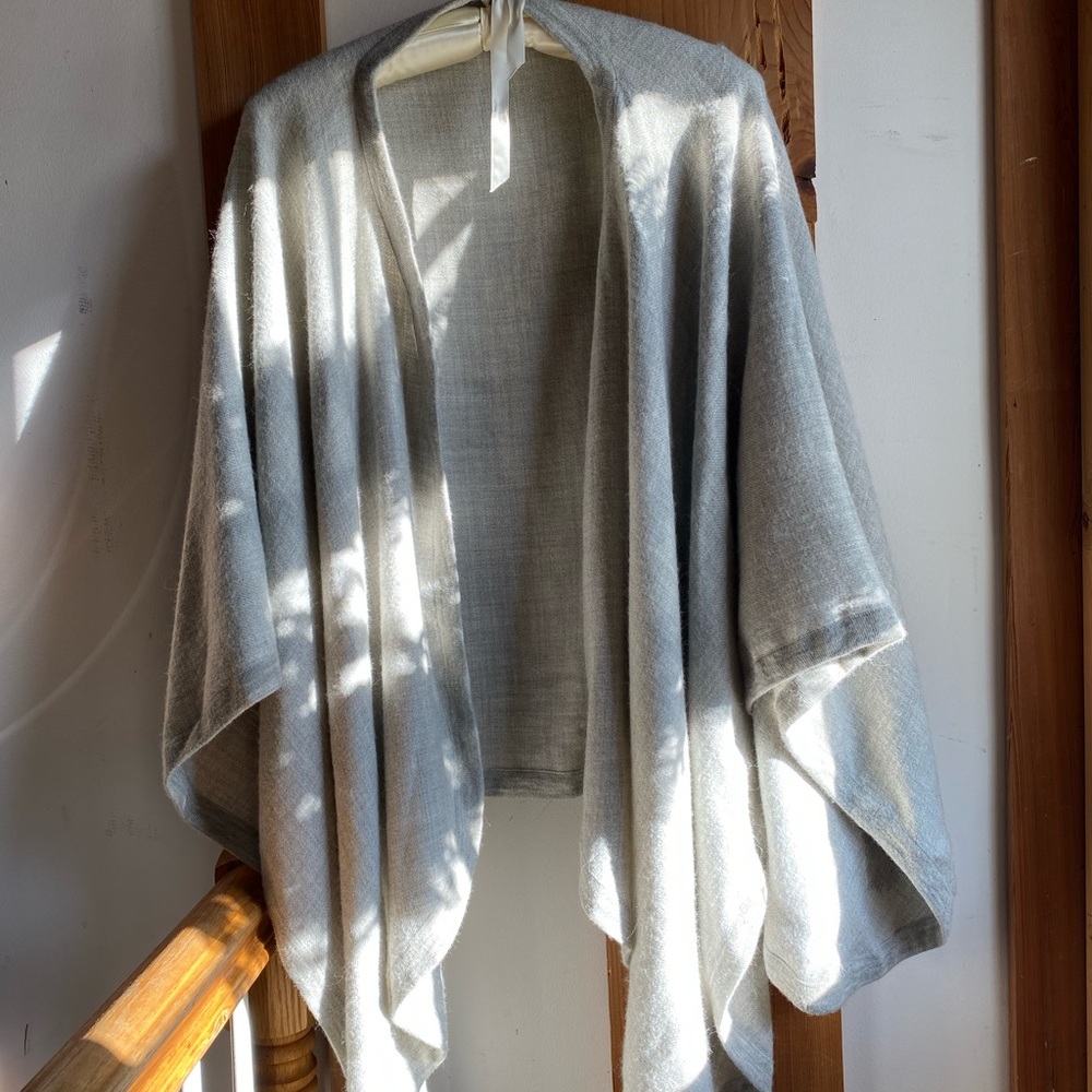COPY - Cuyana baby alpaca square-edge cape / grey